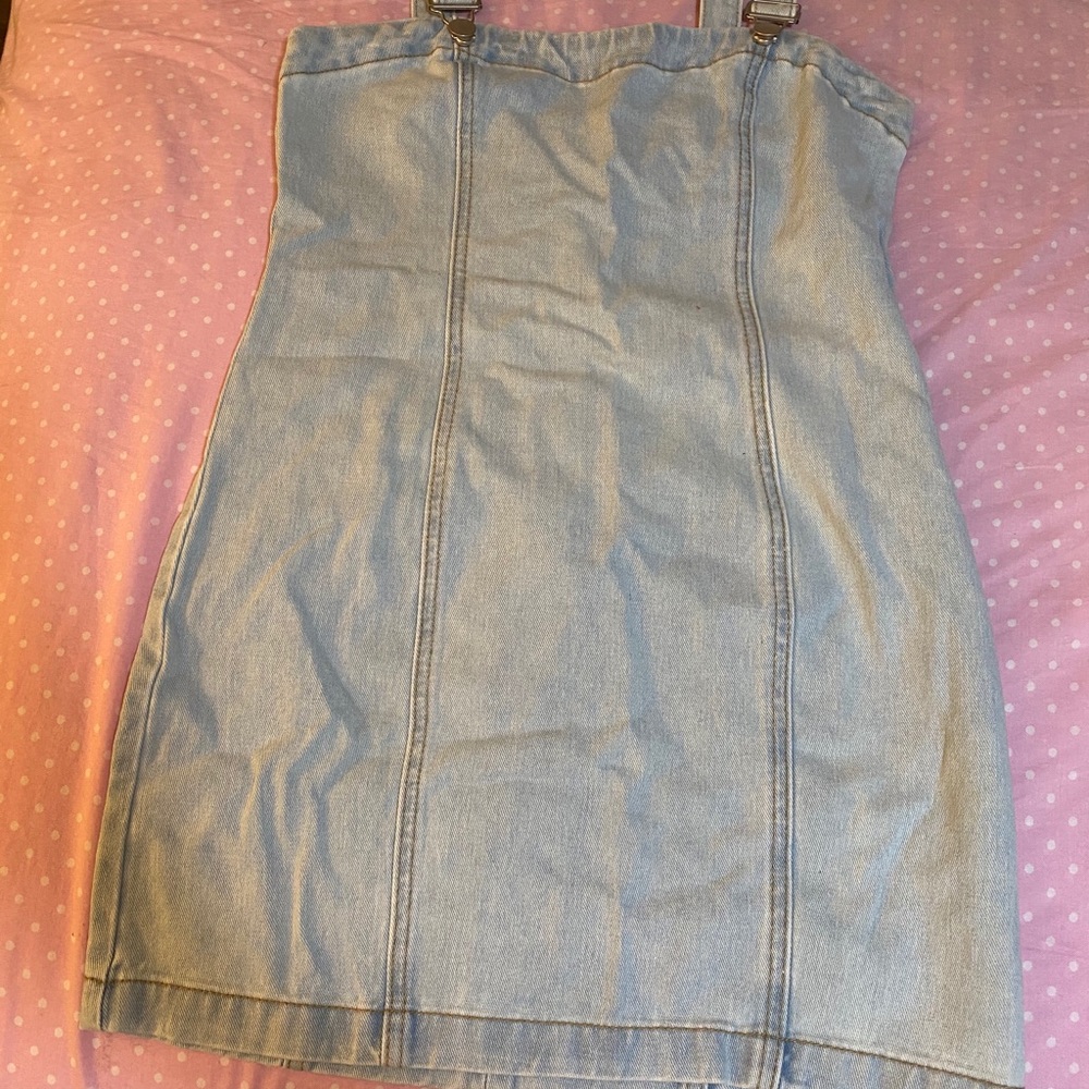 Dress - Picture 2 of 2